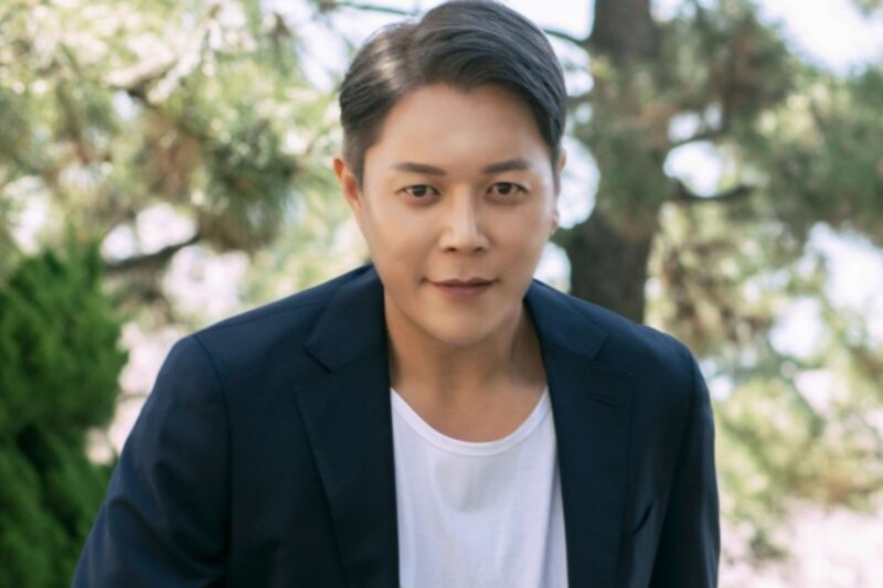 歌手のヒョン・デファ、崖から「転落」…麻痺状態