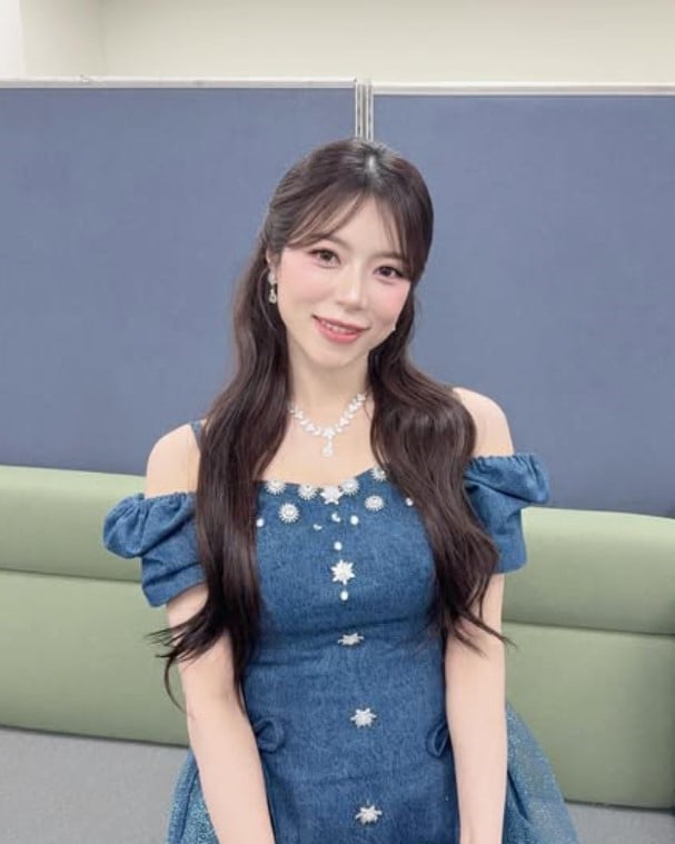 ヤン・ジウン、「ミス・トロット4 ガラショー」の楽屋写真を公開…新曲「菜の花」のステージについて感想を語る