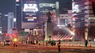 BTSのカムバック公演、いよいよ当日…26万人のARMYが光化門広場を熱狂の渦に巻き込む