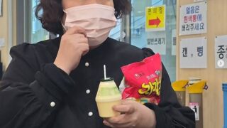 シンギル、母の死を悼む心境を吐露「こんなに早く逝ってしまうとは思わなかった」