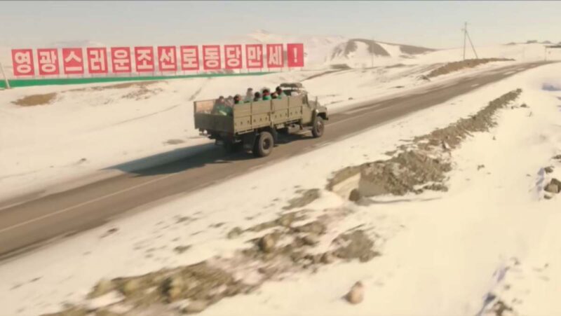 『王サナム』の陰に隠れていたが、昨年公開されて以来、粘り強く興行収入ランキングのトップ10を維持している韓国映画