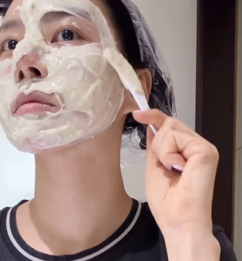 キム・ジョンミン、変わらぬ美肌と美貌が「話題」…撮影後のホームケアルーティンを公開