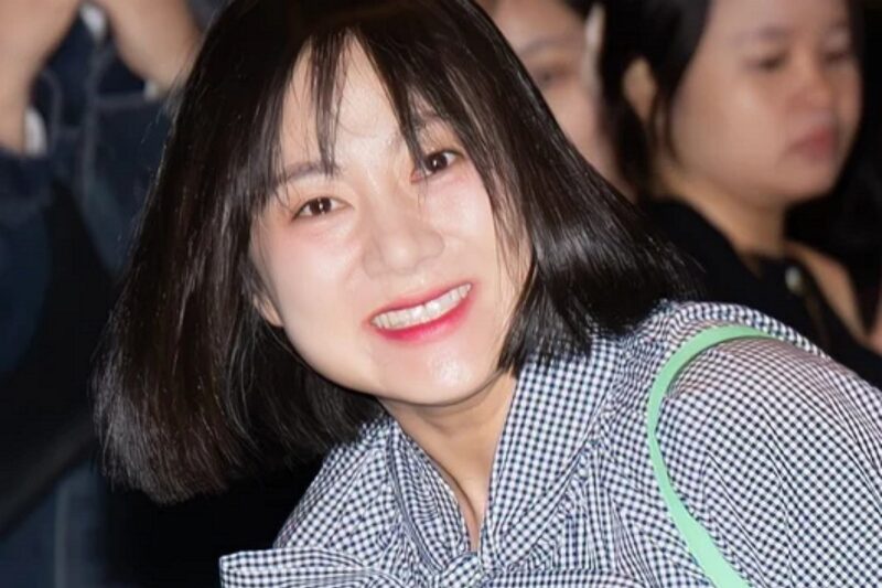 「パワハラ疑惑」のパク・ナレ、訃報を受け葬儀場に…