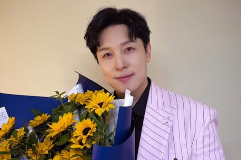 「スキャンダルが浮上」したキム・ドンワン、耳を塞ぐ…波紋が広がる