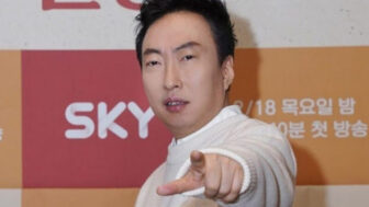 パク・ミョンス、生放送中に「痛みを訴える」…緊急ニュース