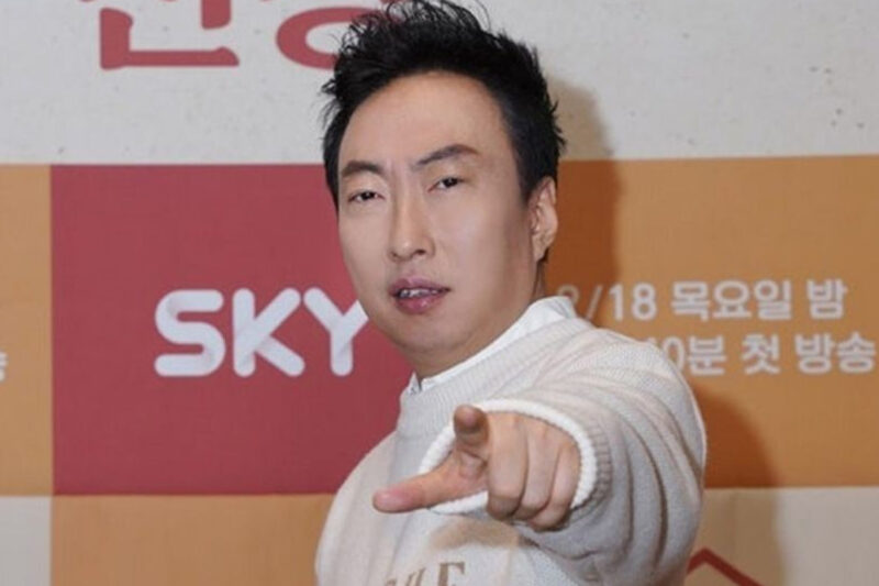 パク・ミョンス、生放送中に「痛みを訴える」…緊急ニュース