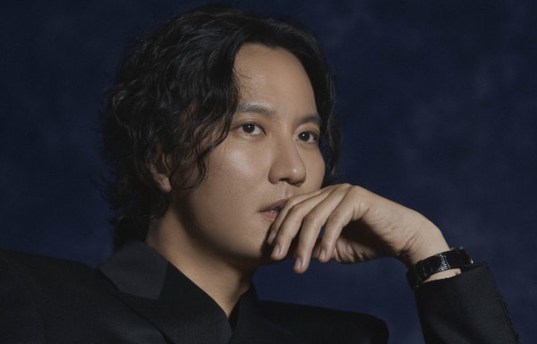 「デビュー27年目」の俳優キム・ナムギル、サプライズで歌手デビュー…ロコベリーとタッグを組んだ