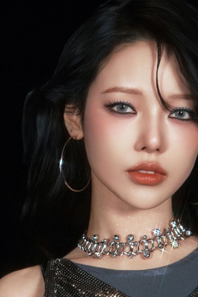 歌手チョン・ソミン、ソロデビューへ…『Unveil』のコンセプトフォトを公開