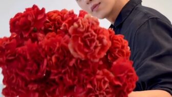 ウォン・ドヒョン、生け花の趣味を公開…「春の雰囲気がたっぷり」ビジュアルも完璧