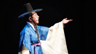 K-巫女・尹大満、現実と神の世界をつなぐ物語