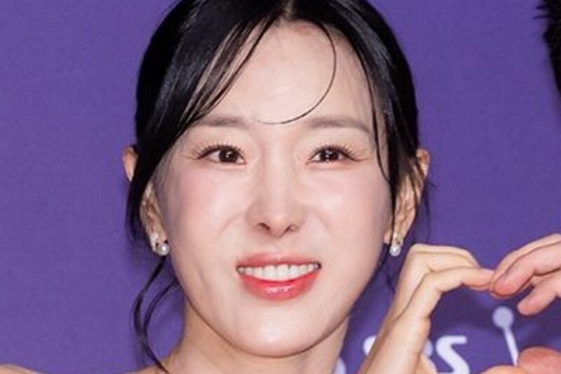 '二人娘ママ'イ・ジヘ、またもや殉職...祝福のバプテスマ