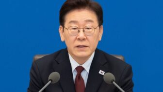 「独裁・道徳性の問題」...李氏、最終的に屈服した