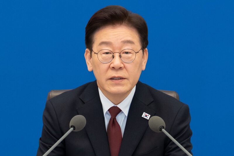 「独裁・道徳性の問題」...李氏、最終的に屈服した