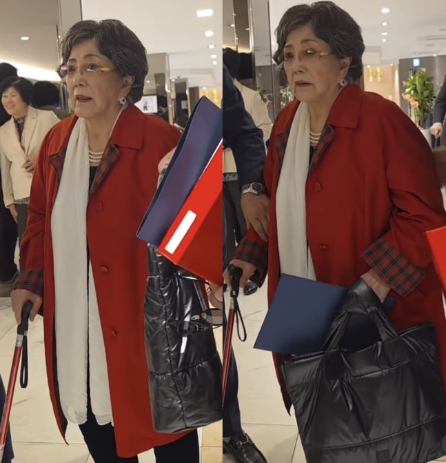 "転倒して歩行不自由"...'86歳'サミザ、杖に頼ったまま'衝撃の近況'