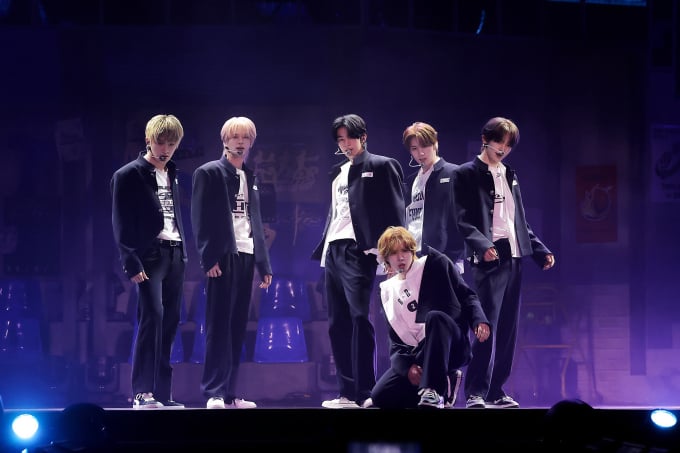 ツアーズ、ファンミーティング「42 CLUB」大盛況