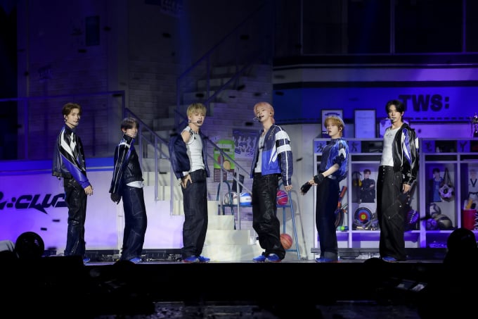 ツアーズ、ファンミーティング「42 CLUB」大盛況