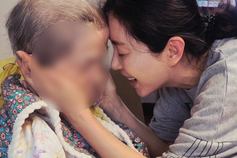 ソル・ギョングク♥」ソン・ユンア、よく生きているつもり...深刻な状況