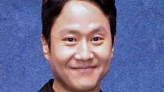 キム・ユミ♥」ジョンウ、ピリオドを打った..."8年の同行"