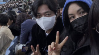 チャン・ドンゴン＆コ・ソヨン、豪雨の中での夫婦デート　パク・ヒョシンの7年ぶり公演に「感動」