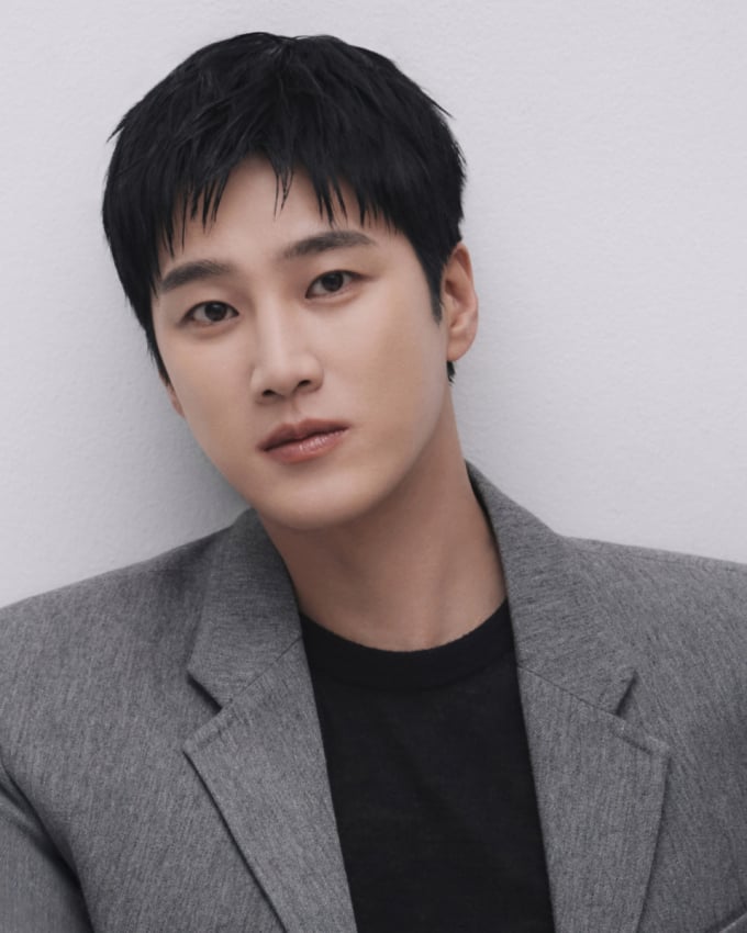 安保鉉、「神の玉」でカンヌのピンクカーペットを踏む