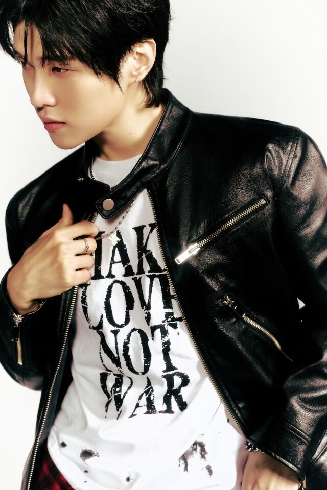 Slay、プロデューサーからロックバラード歌手へ...新曲「現れてくれ」公開D-1