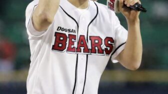 智星、斗山ベアーズのホーム開幕戦始球式に始球式で登場