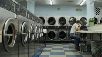 批評家の83％、観客の97％が満足し、「劇場で観るべき」との声が相次ぐ、今最も話題の映画