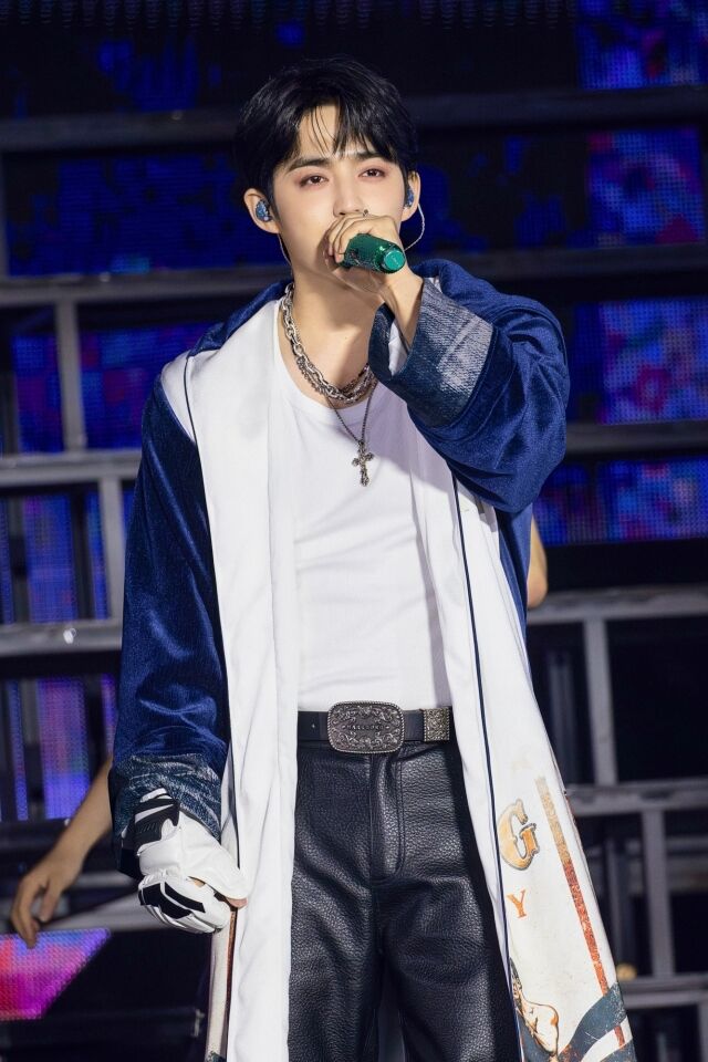 SEVENTEEN、雷雨も吹き飛ばす3時間半の熱狂「また咲く春の花を約束」