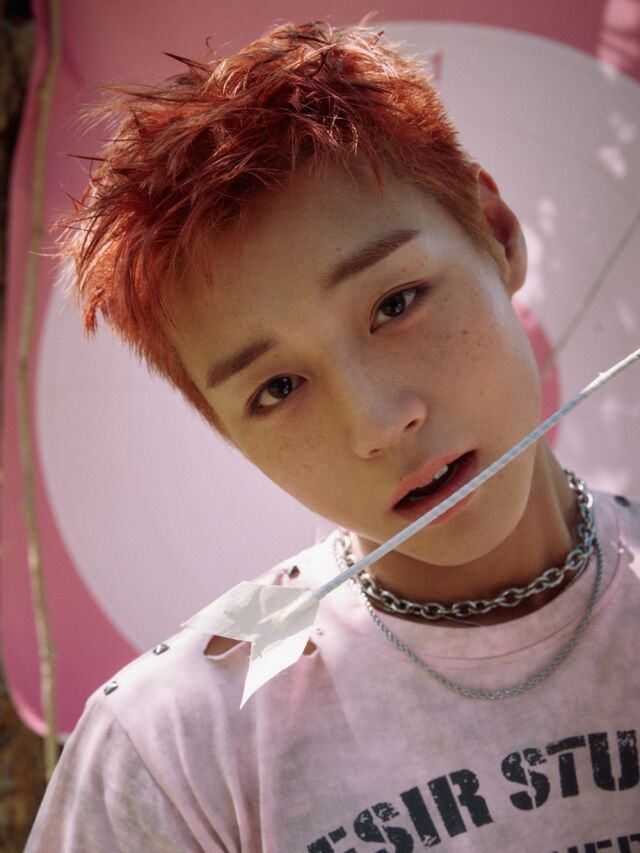 パク・ジフン、口に矢をくわえて…オレンジ髪&そばかすに続く「衝撃の変身」