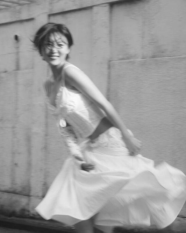 セクシーなファサ、力を抜いた「超キュート」な姿に反響