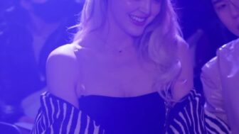 カーソン、ハンナシン・コレクションで圧倒的存在感　大胆なスタイリングに視線集中