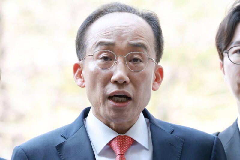 大邱市長選出馬の金富謙氏、批判殺到で急展開