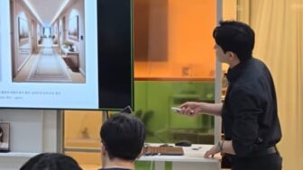 「医師兼DJ」チョン・ジェヒョン、学会シーズン迎え多忙な歩み