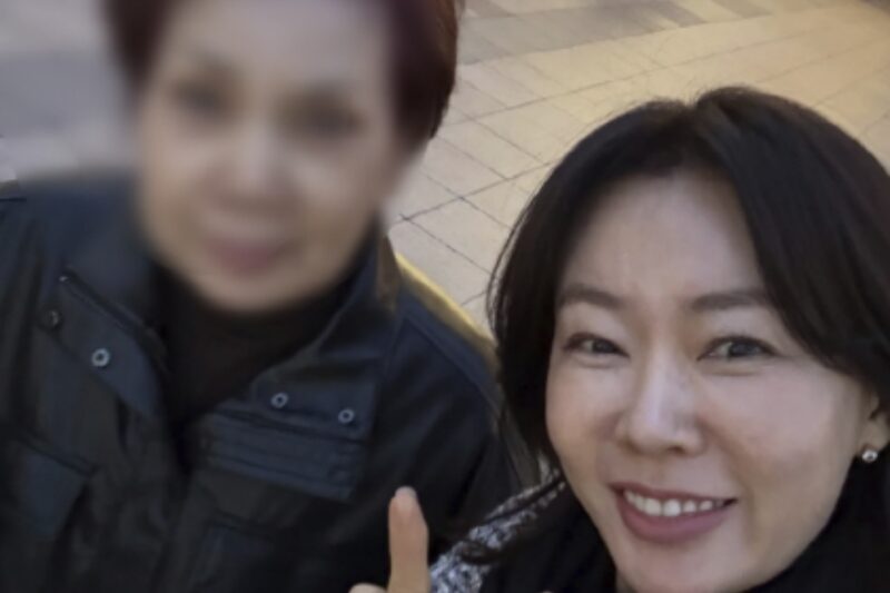 「一生オムツ」…アン・ソンヨン、母の認知症闘病を涙の告白