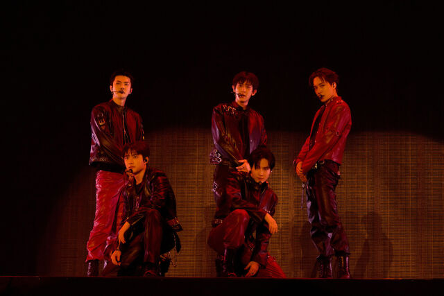 EXO、K-POPの真髄を証明。ボーカル・ダンス・世界観が融合した圧巻のステージ