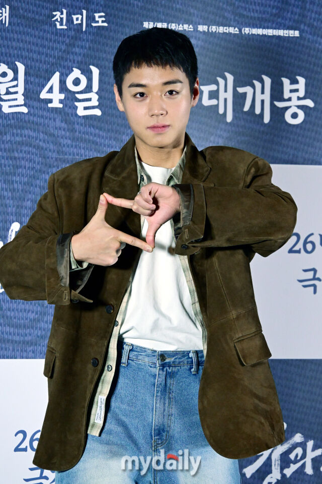 パク・ジフン、「ダンジョン兄さん」に会いに音楽番組へ…「Mカ」出撃