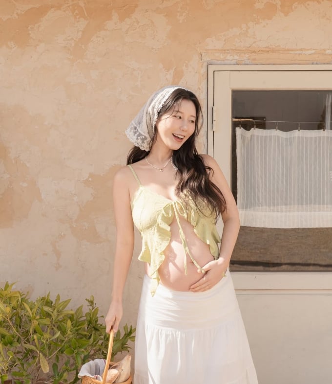 歌手ナビ、第2子となる女児を出産　40歳での出産報告に祝福の声