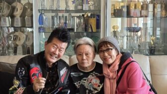 河春花、認知症闘病中のテ・ジナの妻「オッキョンイ」を見舞い激励