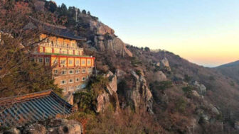 100万人が熱狂！ある島に「吸い寄せられる」驚愕の理由