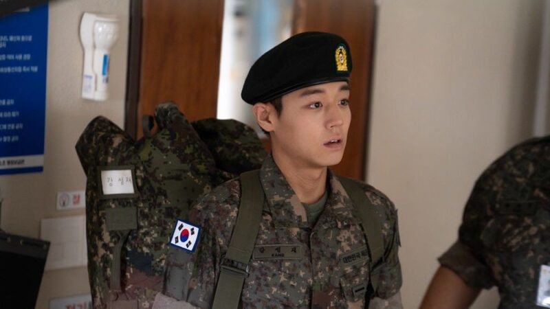 パク・ジフン、『弱虫ヒーロー』の面影なし…二等兵への完璧な変身に期待高まる
