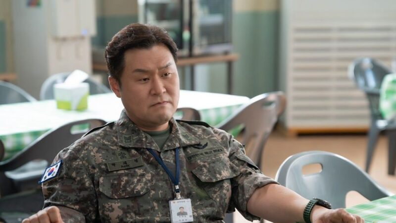 パク・ジフン、『弱虫ヒーロー』の面影なし…二等兵への完璧な変身に期待高まる