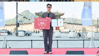 「帽子ムサ」光化門ぼーっとする大会、俳優チェ・ウォニョンが2位に入賞