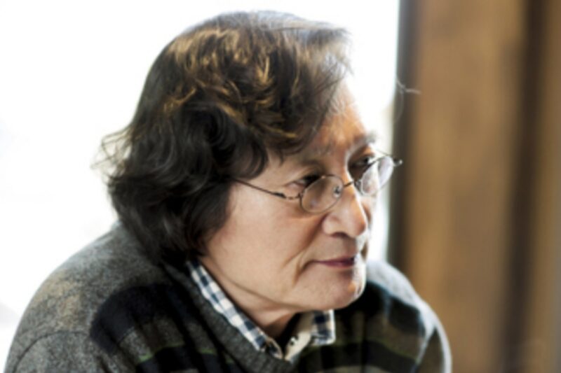 イ氏の前で「暴露」…衝撃の突発ニュースが報じられる