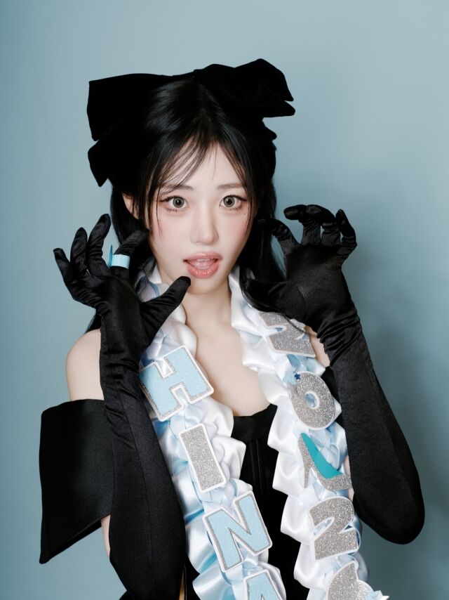 QWERヒナ、ラブリーな人形のようなビジュアル