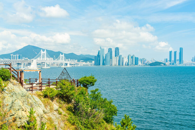 「なぜ日本に？」日本人が選ぶ、意外なコスパ最強の海外旅行先1位は？