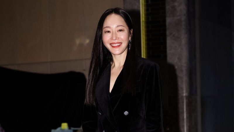 ウンジョン、手術から2ヶ月で…再び歩行へ