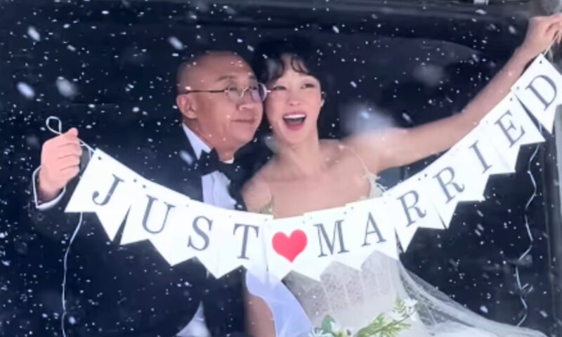 '不倫→カルト疑惑'の女優、夫との仲睦まじいスキンシップに「心まで溶かしてくれる」