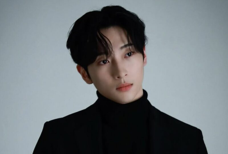 「黙って！ファミリー」人気俳優、日本生放送中に「肩パン」食らう…いわゆる“ブーツカリ”