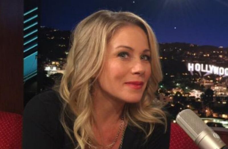 '54歳'有名女優、多発性硬化症闘病→入院治療開始…「一日中ベッドで生活」