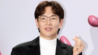 チャン・ソンギュ、20年ぶりに再会した“恩人”パニックに感激…「涙が止まらない」